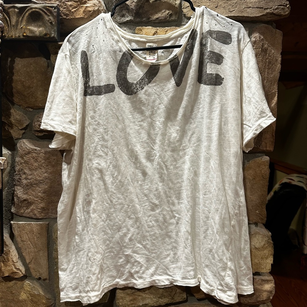 Magnolia pearl tee shirt